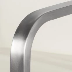 Fredriks Chaises cantilever Augusta I (lot de 2) - Cuir Aude: Créme - Avec accoudoirs 18 Fredriks Chaises cantilever Augusta I (lot de 2) - Cuir Aude: Créme - Avec accoudoirs -Chaises Soldes 2022 1000064496 201021 10340800075 DETAILS P000000001000064496