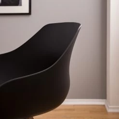 Mørteens Chaises à accoudoirs Skelde I - Matière plastique / Hévéa massif - Noir - Lot de 2 23 Mørteens Chaises à accoudoirs Skelde I - Matière plastique / Hévéa massif - Noir - Lot de 2 -Chaises Soldes 2022 1000123392 201126 16390800009 MOOD DETAILS P000000001000123392 mood