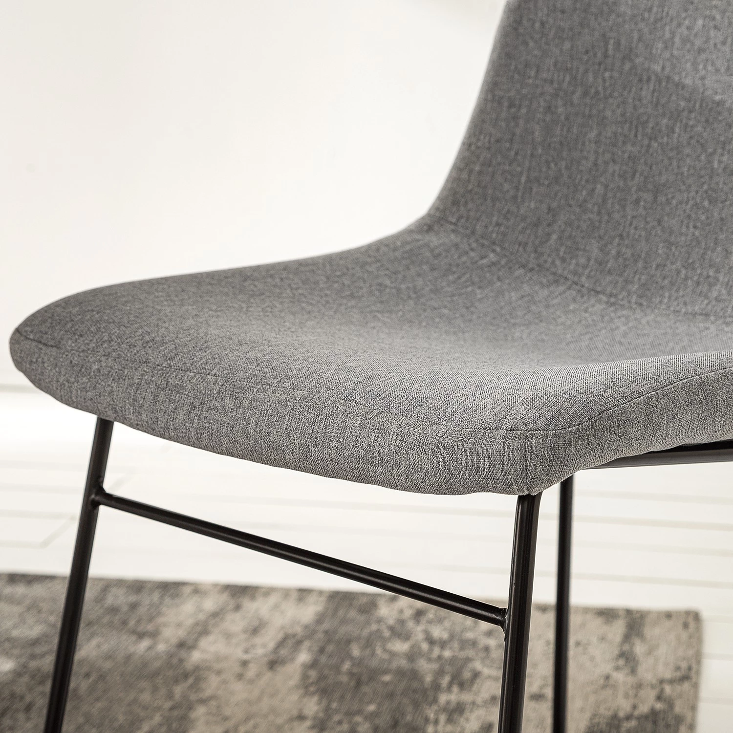 Fredriks Chaise capitonnée Molong - Tissu / Métal - Gris / Noir 10 Fredriks Chaise capitonnée Molong - Tissu / Métal - Gris / Noir – Image 8