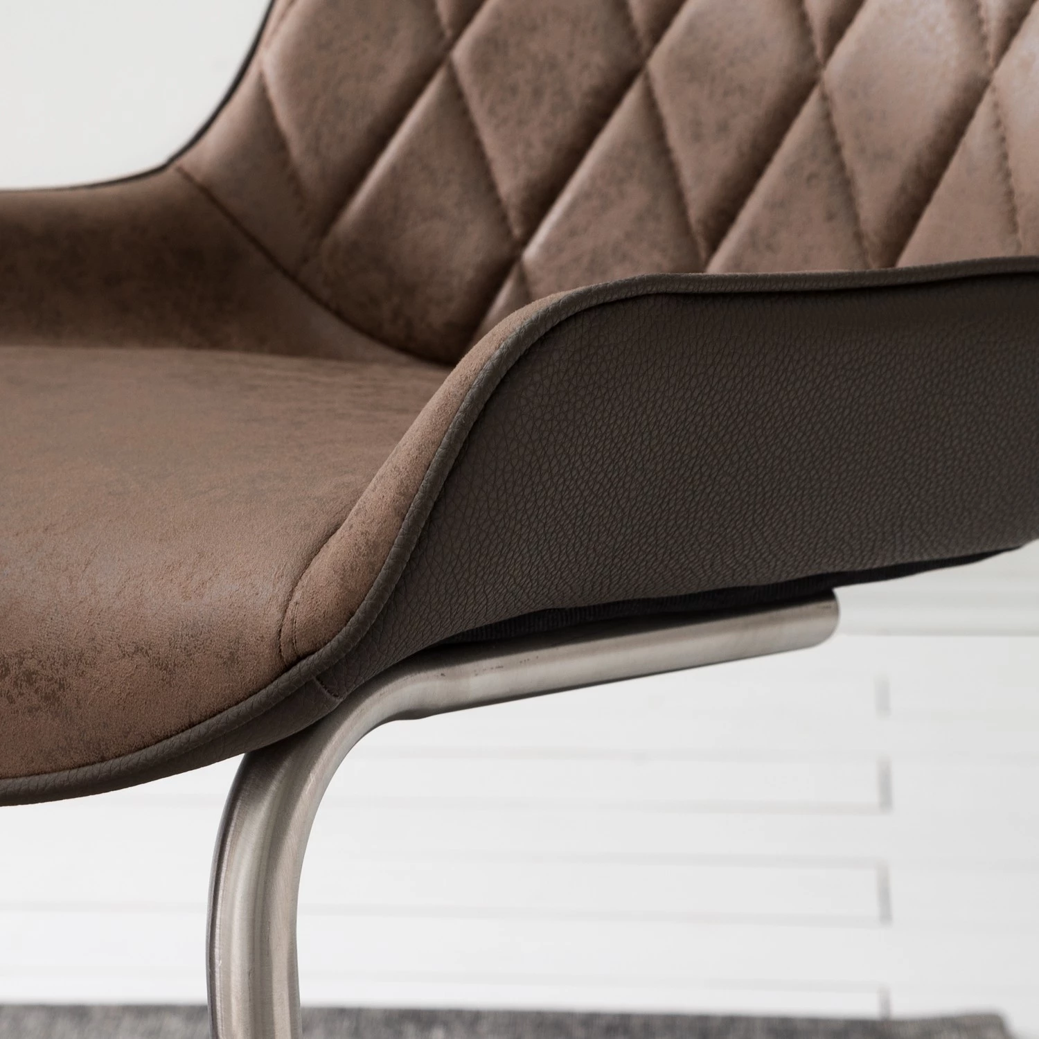 Fredriks Chaises cantilever Saval III (lot de 2) - Imitation cuir / Acier inoxydable - Marron vintage 12 Fredriks Chaises cantilever Saval III (lot de 2) - Imitation cuir / Acier inoxydable - Marron vintage – Image 10