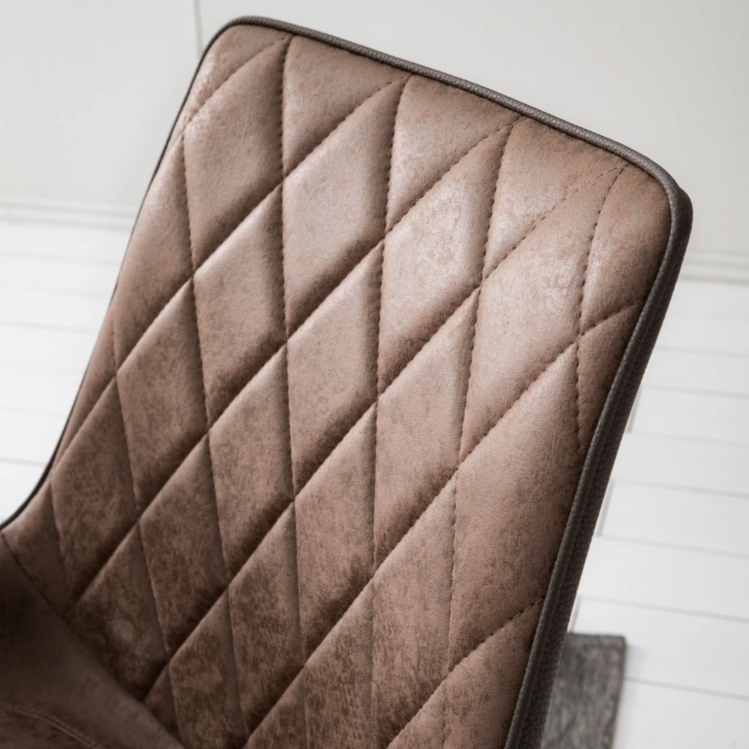 Fredriks Chaises cantilever Saval III (lot de 2) - Imitation cuir / Acier inoxydable - Marron vintage 14 Fredriks Chaises cantilever Saval III (lot de 2) - Imitation cuir / Acier inoxydable - Marron vintage – Image 12