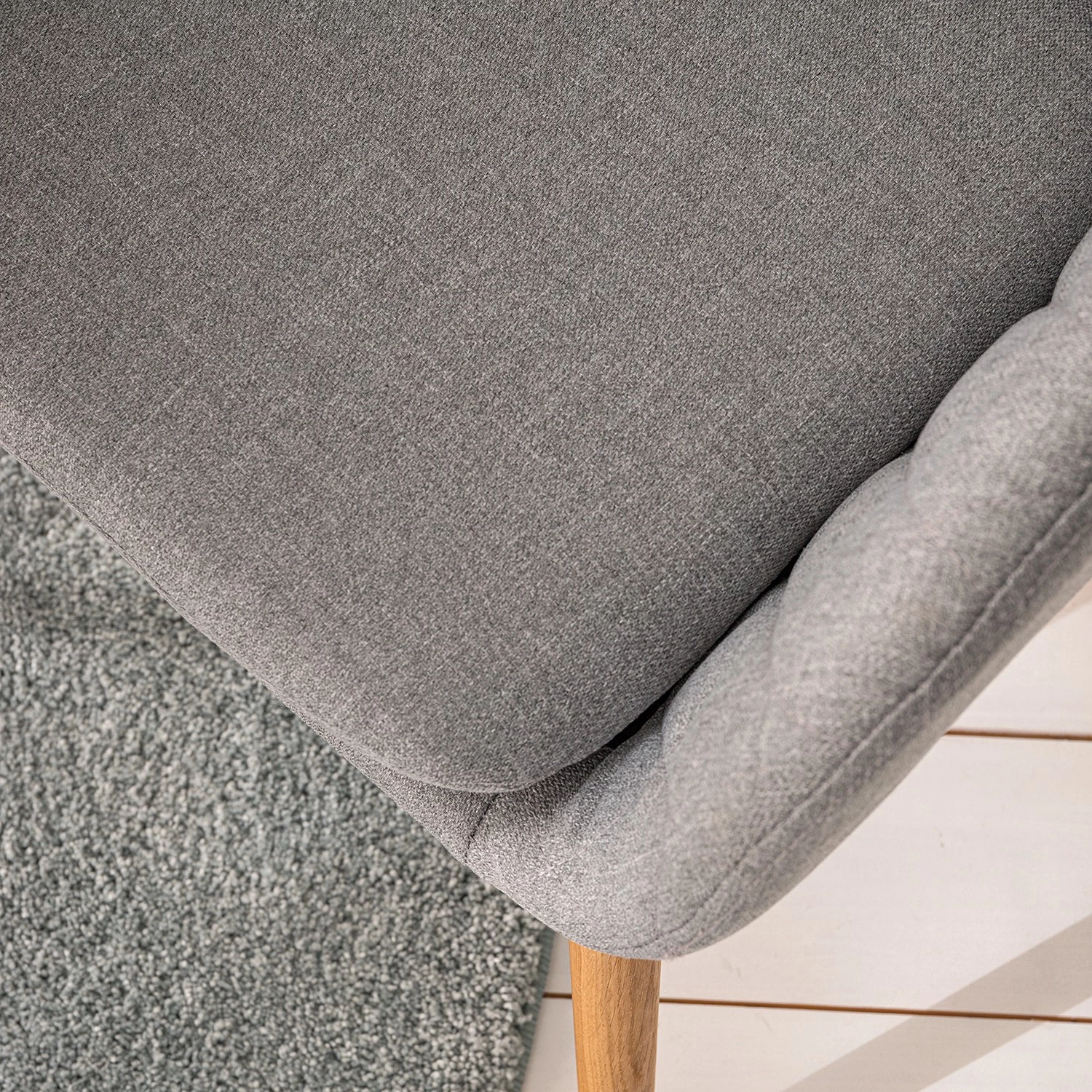 Mørteens Chaise à accoudoirs Amalis - Tissu / Chêne massif - Gris / Chêne 8 Mørteens Chaise à accoudoirs Amalis - Tissu / Chêne massif - Gris / Chêne – Image 6