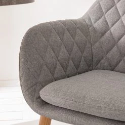 Mørteens Chaise à accoudoirs Amalis - Tissu / Chêne massif - Gris / Chêne 23 Mørteens Chaise à accoudoirs Amalis - Tissu / Chêne massif - Gris / Chêne -Chaises Soldes 2022 1000176578 200212 11371700009 DETAILS P000000001000176578