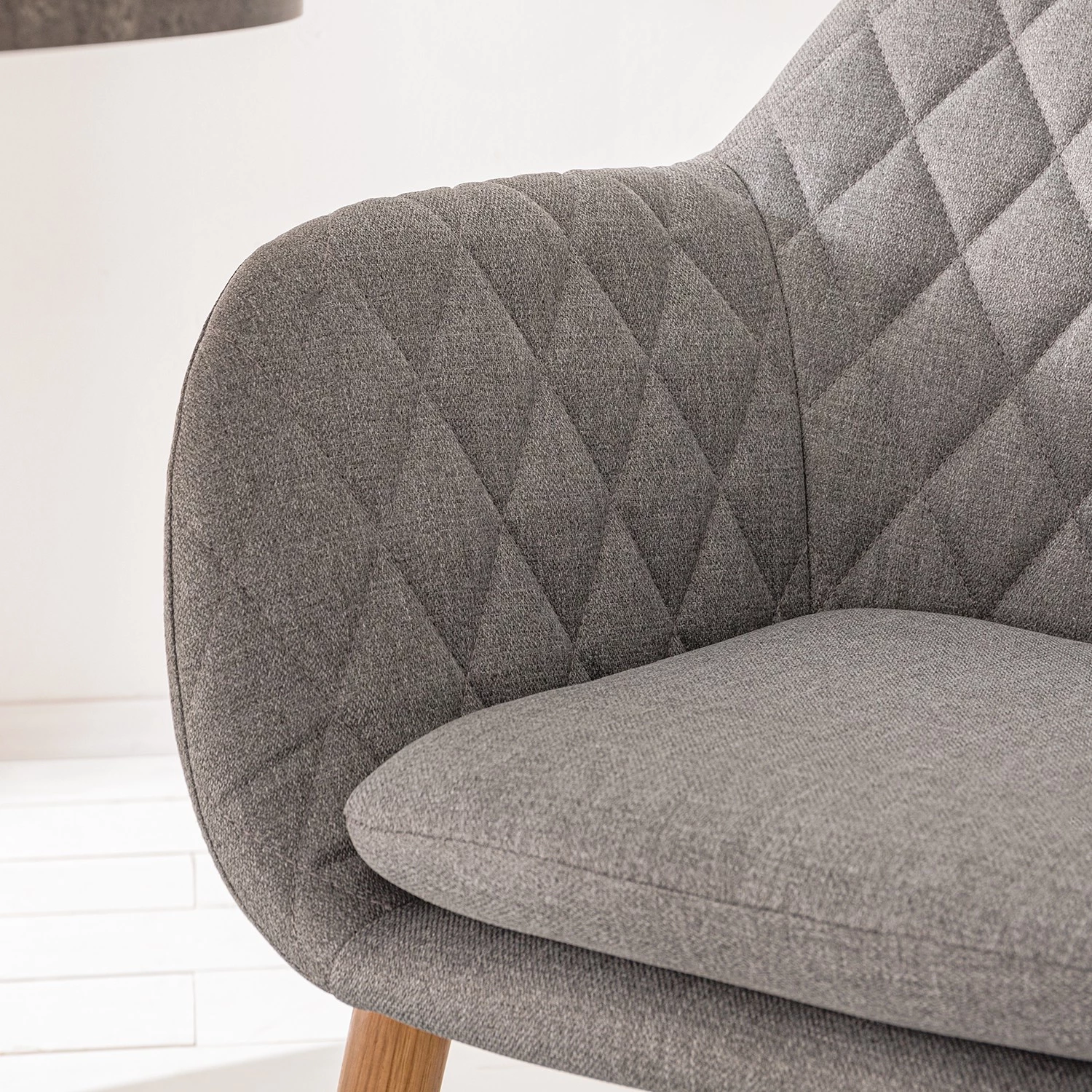 Mørteens Chaise à accoudoirs Amalis - Tissu / Chêne massif - Gris / Chêne 11 Mørteens Chaise à accoudoirs Amalis - Tissu / Chêne massif - Gris / Chêne – Image 9