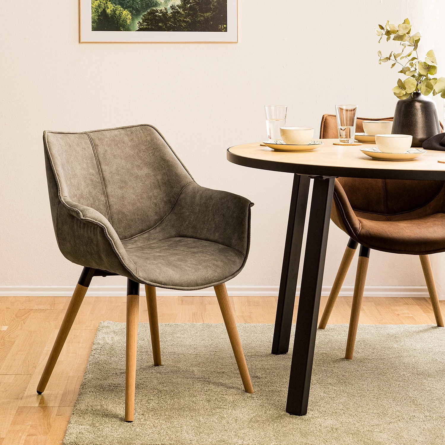 Ars manufacti Chaise à accoudoirs Kantii I - Microfibre / Chêne massif - Gris silex vintage - 1 chaise 4 Ars manufacti Chaise à accoudoirs Kantii I - Microfibre / Chêne massif - Gris silex vintage - 1 chaise – Image 2