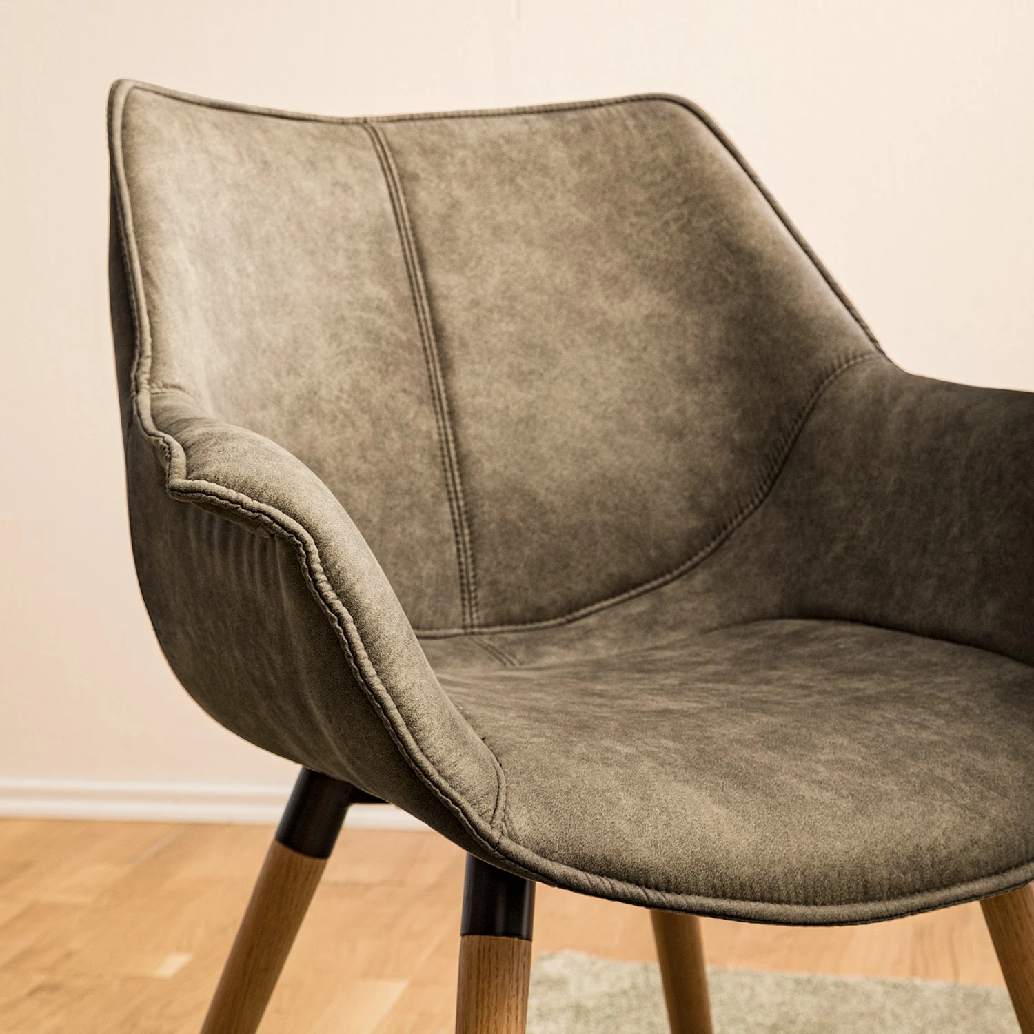 Ars manufacti Chaise à accoudoirs Kantii I - Microfibre / Chêne massif - Gris silex vintage - 1 chaise 9 Ars manufacti Chaise à accoudoirs Kantii I - Microfibre / Chêne massif - Gris silex vintage - 1 chaise – Image 7