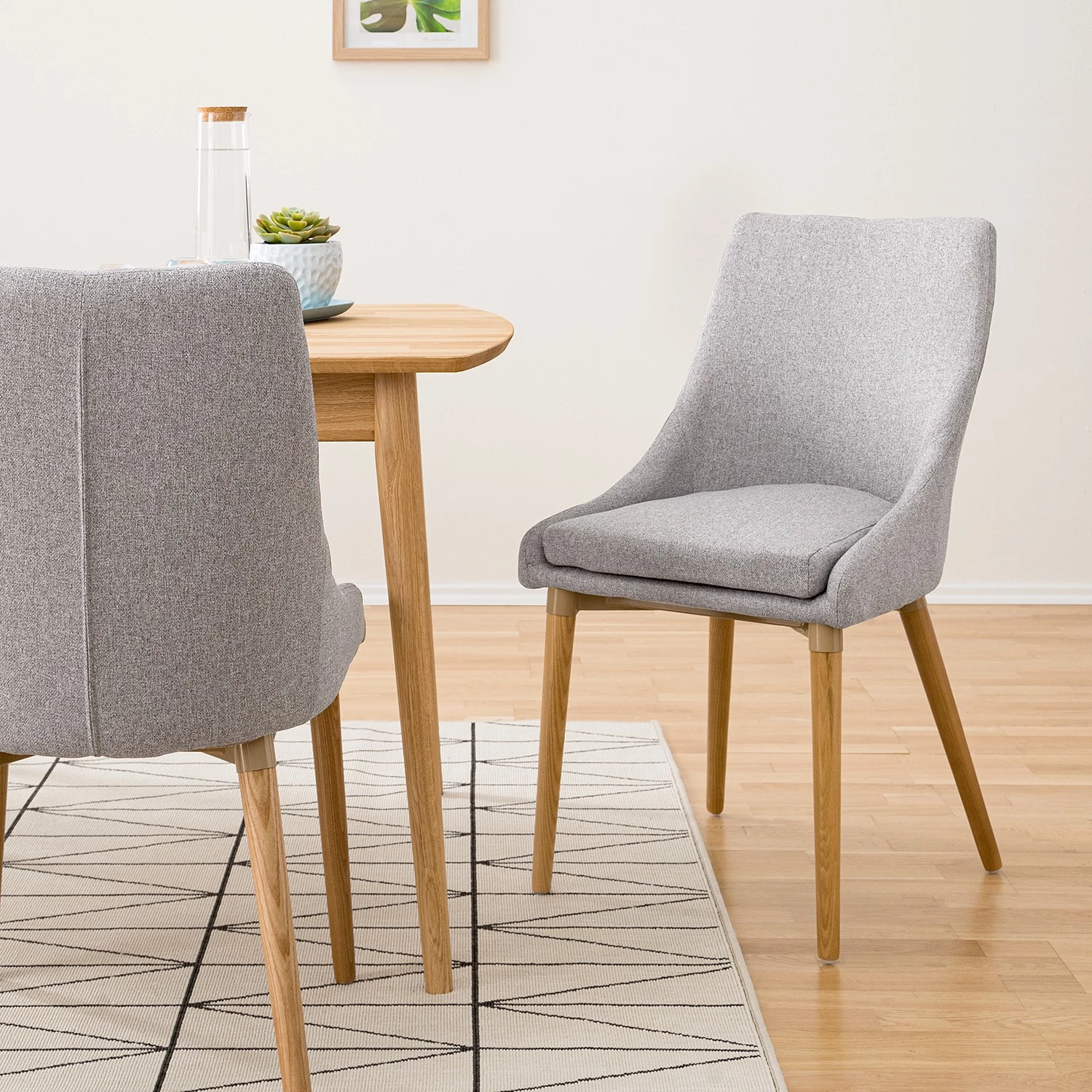 Mørteens Chaises Brea (lot de 2) - Tissu / Frêne massif - Frêne - Gris clair 4 Mørteens Chaises Brea (lot de 2) - Tissu / Frêne massif - Frêne - Gris clair – Image 2