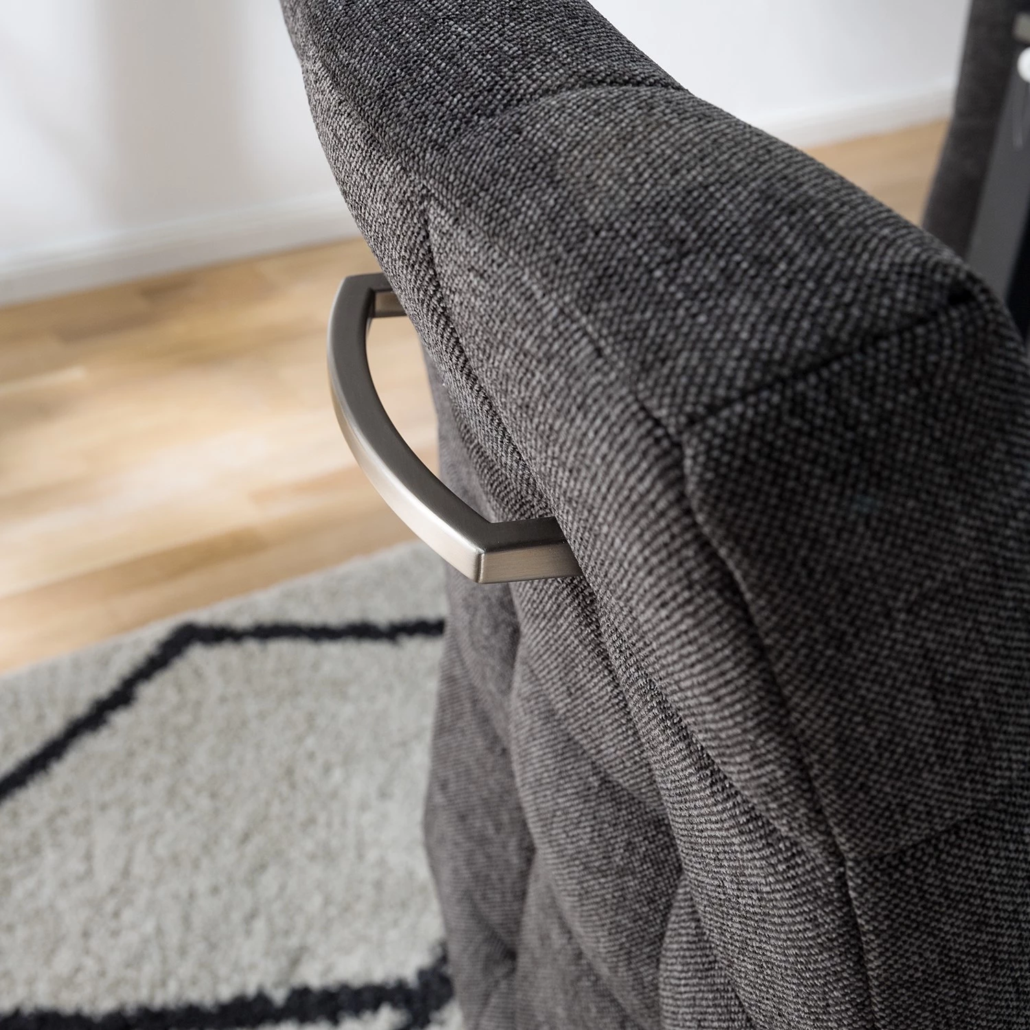 Ars manufacti Chaises cantilever Stawley I (lot de 2) - Tissage à plat / Acier inoxydable - Gris foncé / Acier inoxydable 14 Ars manufacti Chaises cantilever Stawley I (lot de 2) - Tissage à plat / Acier inoxydable - Gris foncé / Acier inoxydable – Image 12