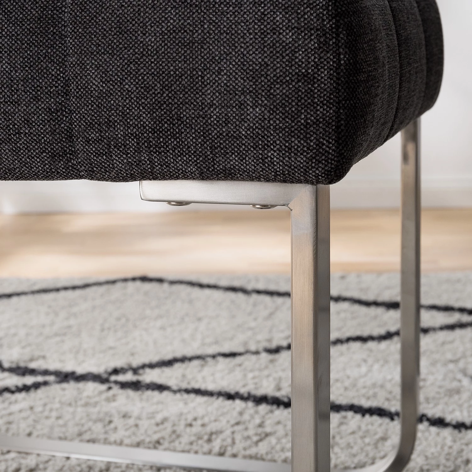 Ars manufacti Chaises cantilever Stawley I (lot de 2) - Tissage à plat / Acier inoxydable - Gris foncé / Acier inoxydable 16 Ars manufacti Chaises cantilever Stawley I (lot de 2) - Tissage à plat / Acier inoxydable - Gris foncé / Acier inoxydable – Image 14