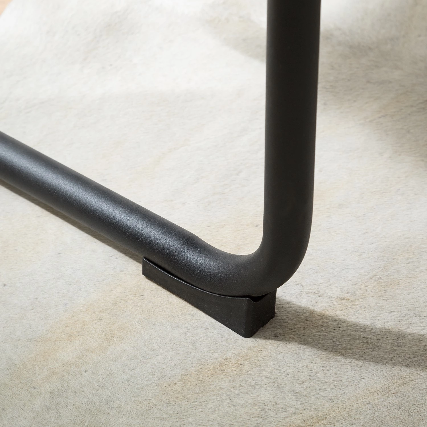 Ars manufacti Chaises cantilever Dalcross (lot de 2) - Microfibre / Métal - Marron 15 Ars manufacti Chaises cantilever Dalcross (lot de 2) - Microfibre / Métal - Marron – Image 13