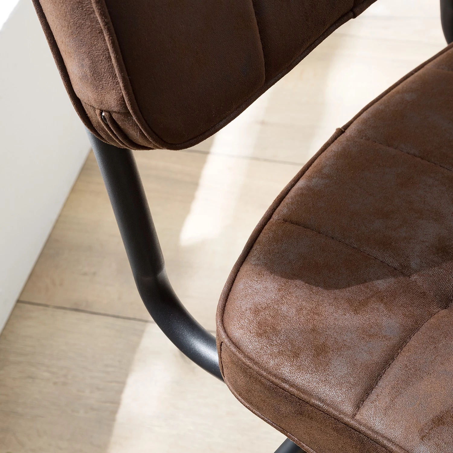 Ars manufacti Chaises cantilever Dalcross (lot de 2) - Microfibre / Métal - Marron 10 Ars manufacti Chaises cantilever Dalcross (lot de 2) - Microfibre / Métal - Marron – Image 8