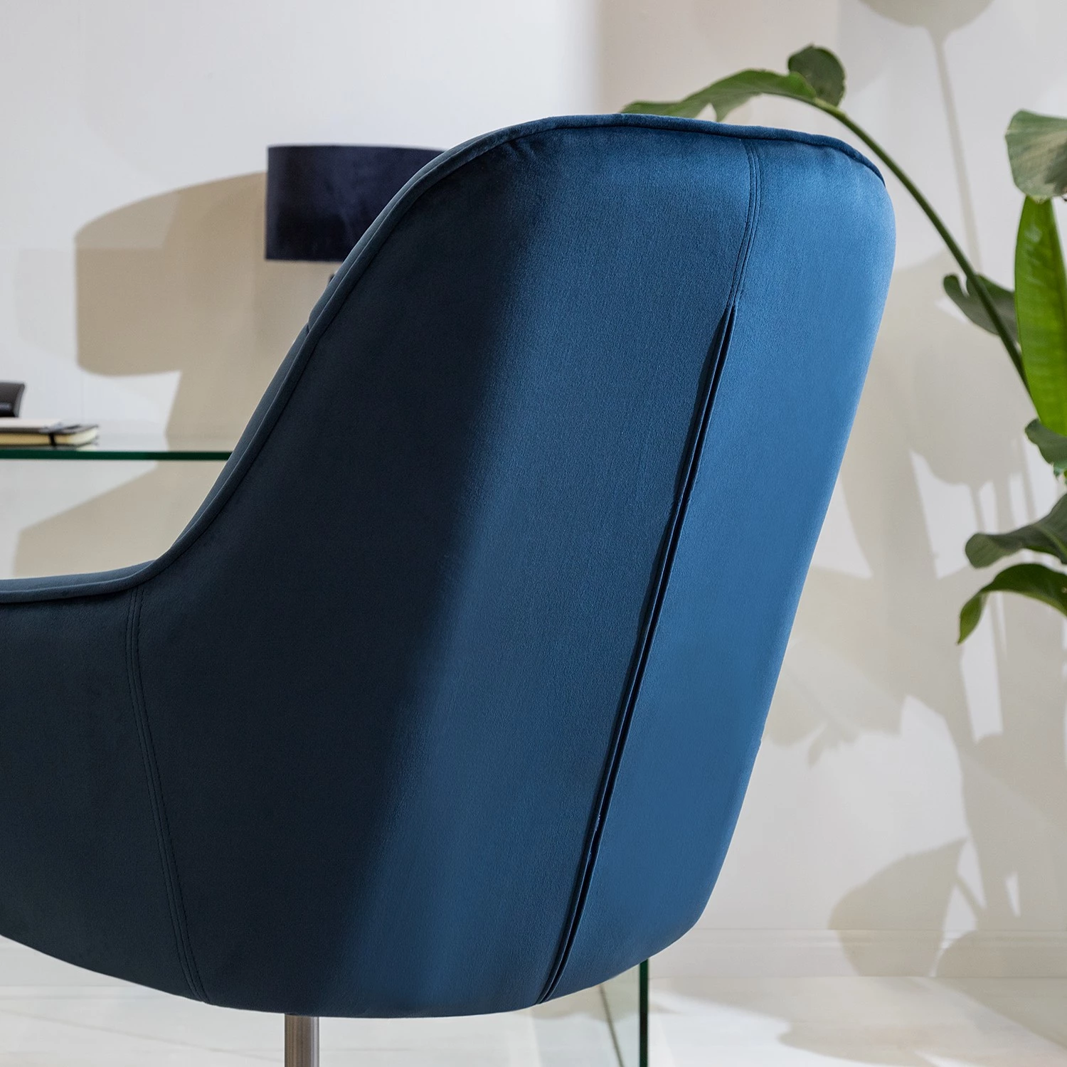 Furnitive Chaise de bureau Valady I - Velours / Fer - Bleu / Noir 6 Furnitive Chaise de bureau Valady I - Velours / Fer - Bleu / Noir – Image 4