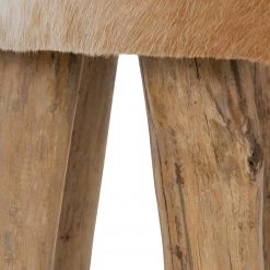 My Flair Tabouret en peau Buoux I - Peau de vache / Sapin massif -Chaises Soldes 2022 1000252412 210317 11322400028 DETAILS P000000001000252412