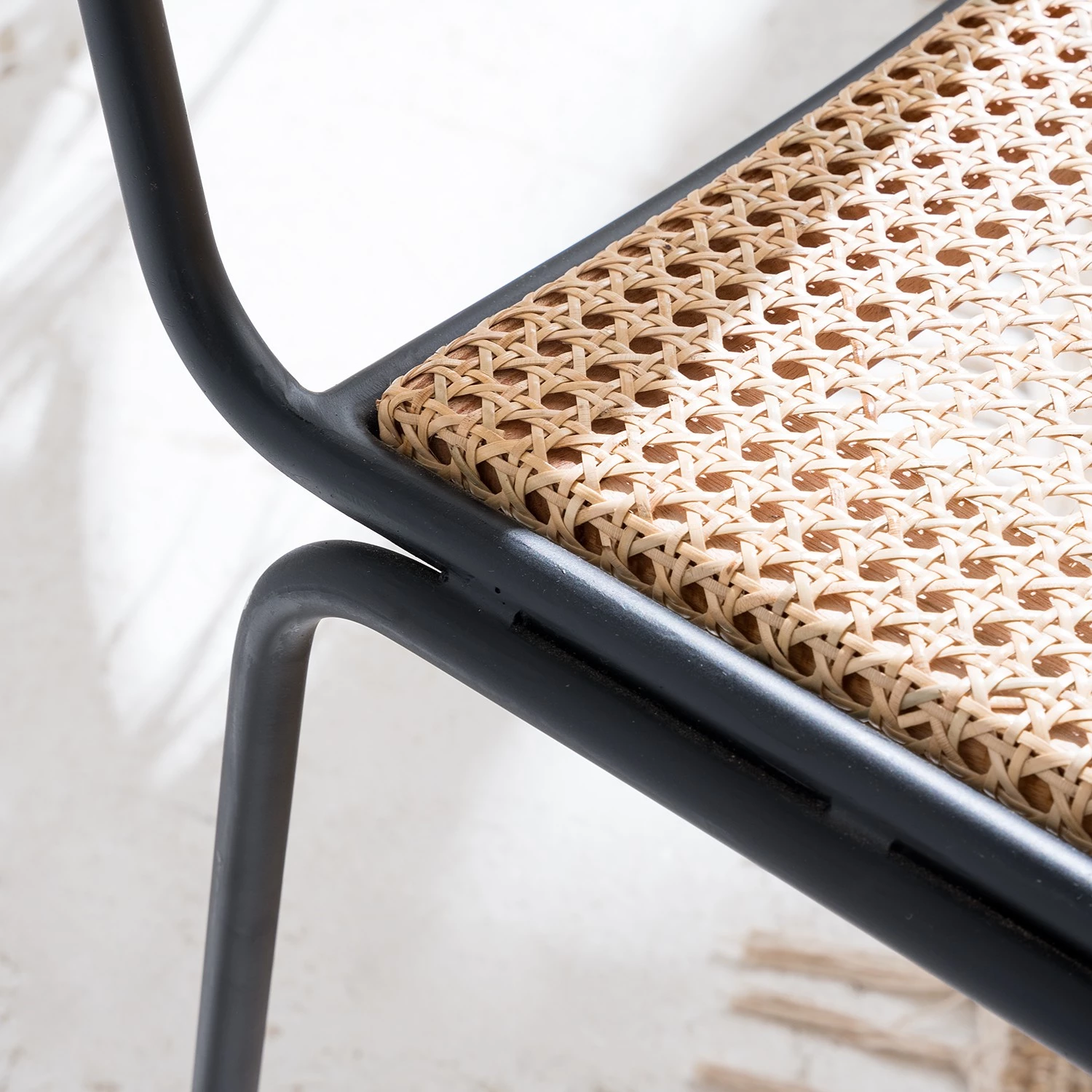 Ars manufacti Chaises Soru - Rotin / Fer - Rotin / Noir 13 Ars manufacti Chaises Soru - Rotin / Fer - Rotin / Noir – Image 11