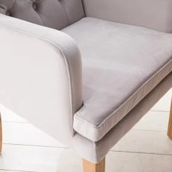 Maison Belfort Chaise à accoudoirs Austin II - Gris clair - Chêne clair 26 Maison Belfort Chaise à accoudoirs Austin II - Gris clair - Chêne clair -Chaises Soldes 2022 1000260669 220622 032 DETAILS P000000001000260669