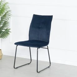 Ars manufacti Chaises capitonnées Veera (lot de 2) - Bleu nuit -Chaises Soldes 2022 1000270012 220506 020 MOOD DETAILS P000000001000270012 mood