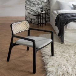 Studio Copenhagen Fauteuil de jardin Elena - Rotin et tissu / Hêtre massif - Gris lumineux -Chaises Soldes 2022 1000273466 220823 021 MOOD DETAILS P000000001000273466 mood