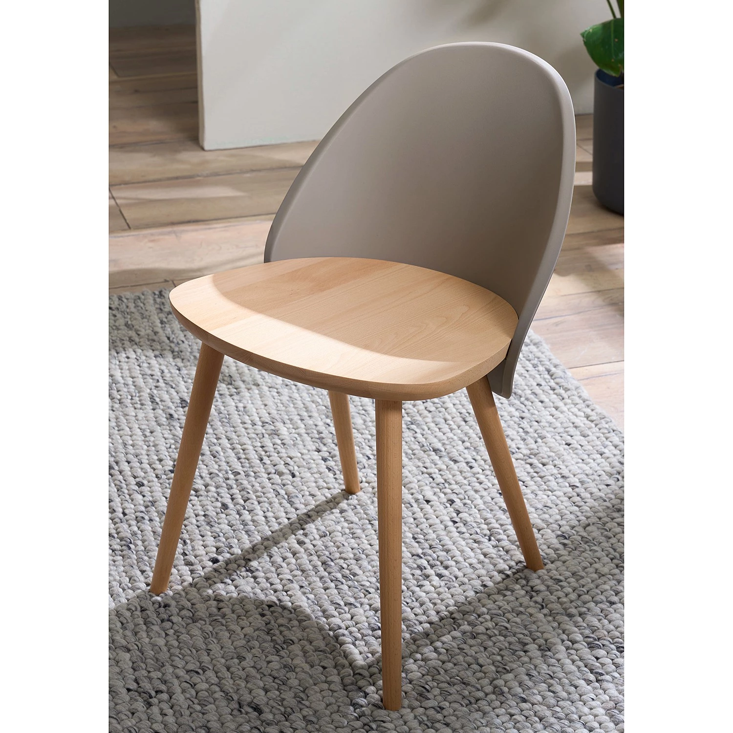 Mørteens Chaises Doon (lot de 2) - Matière plastique / Hêtre massif - Taupe / Hêtre 5 Mørteens Chaises Doon (lot de 2) - Matière plastique / Hêtre massif - Taupe / Hêtre – Image 3