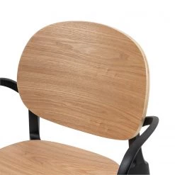 Studio Copenhagen Chaises à accoudoirs Day (lot de 2) - Contreplaqué / Matière plastique - Imitation chêne / Noir 26 Studio Copenhagen Chaises à accoudoirs Day (lot de 2) - Contreplaqué / Matière plastique - Imitation chêne / Noir -Chaises Soldes 2022 1000273479 220420 045 DETAILS P000000001000273479