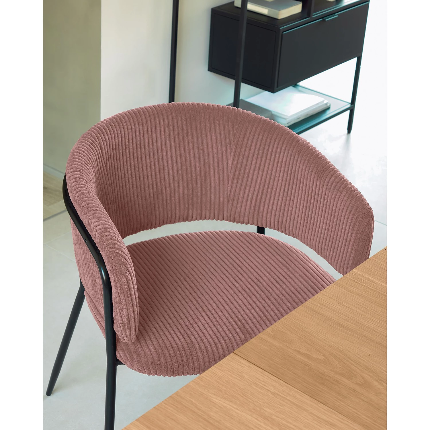 Jack & Alice Chaises accoudoirs Vilhena IV (lot de 2) - Velours côtelé - Rose vieilli 5 Jack & Alice Chaises accoudoirs Vilhena IV (lot de 2) - Velours côtelé - Rose vieilli – Image 3