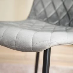 Ars manufacti Chaises capitonnées Trevo I (lot de 2) - Gris lumineux -Chaises Soldes 2022 1000274876 220517 040 DETAILS P000000001000274876