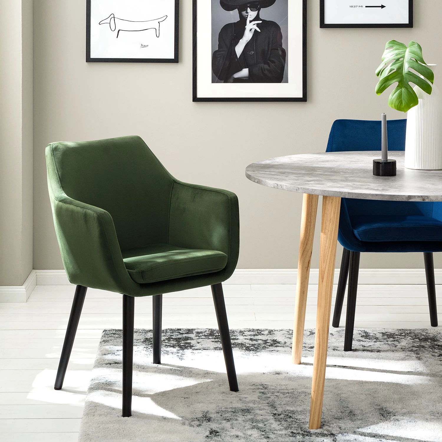 Mørteens Chaises à accoudoirs Nicholas V - Velours Kemi: Vert foncé - Lot de 2 4 Mørteens Chaises à accoudoirs Nicholas V - Velours Kemi: Vert foncé - Lot de 2 – Image 2