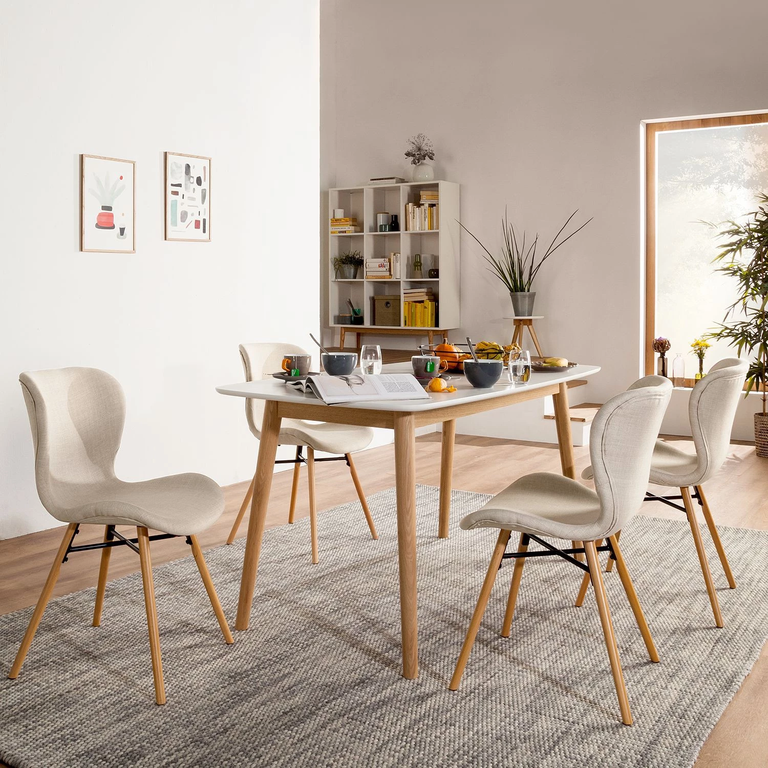 Mørteens Chaises capitonnées Livaras - Tissu Radis: Crème - Lot de 4 4 Mørteens Chaises capitonnées Livaras - Tissu Radis: Crème - Lot de 4 – Image 2