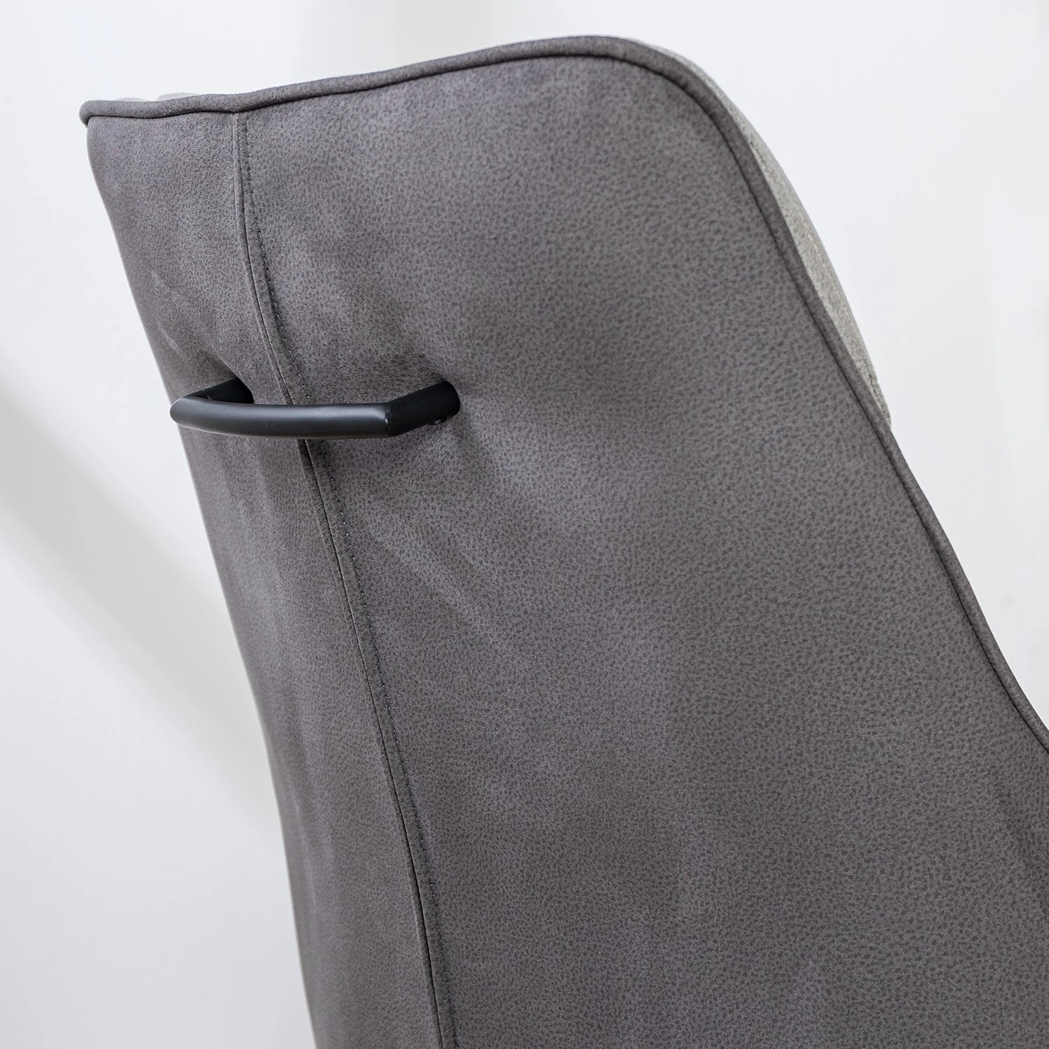 Fredriks Chaise à accoudoirs Altoona - Tissage à plat / Métal - Gris foncé et gris clair / Noir mat 15 Fredriks Chaise à accoudoirs Altoona - Tissage à plat / Métal - Gris foncé et gris clair / Noir mat – Image 13