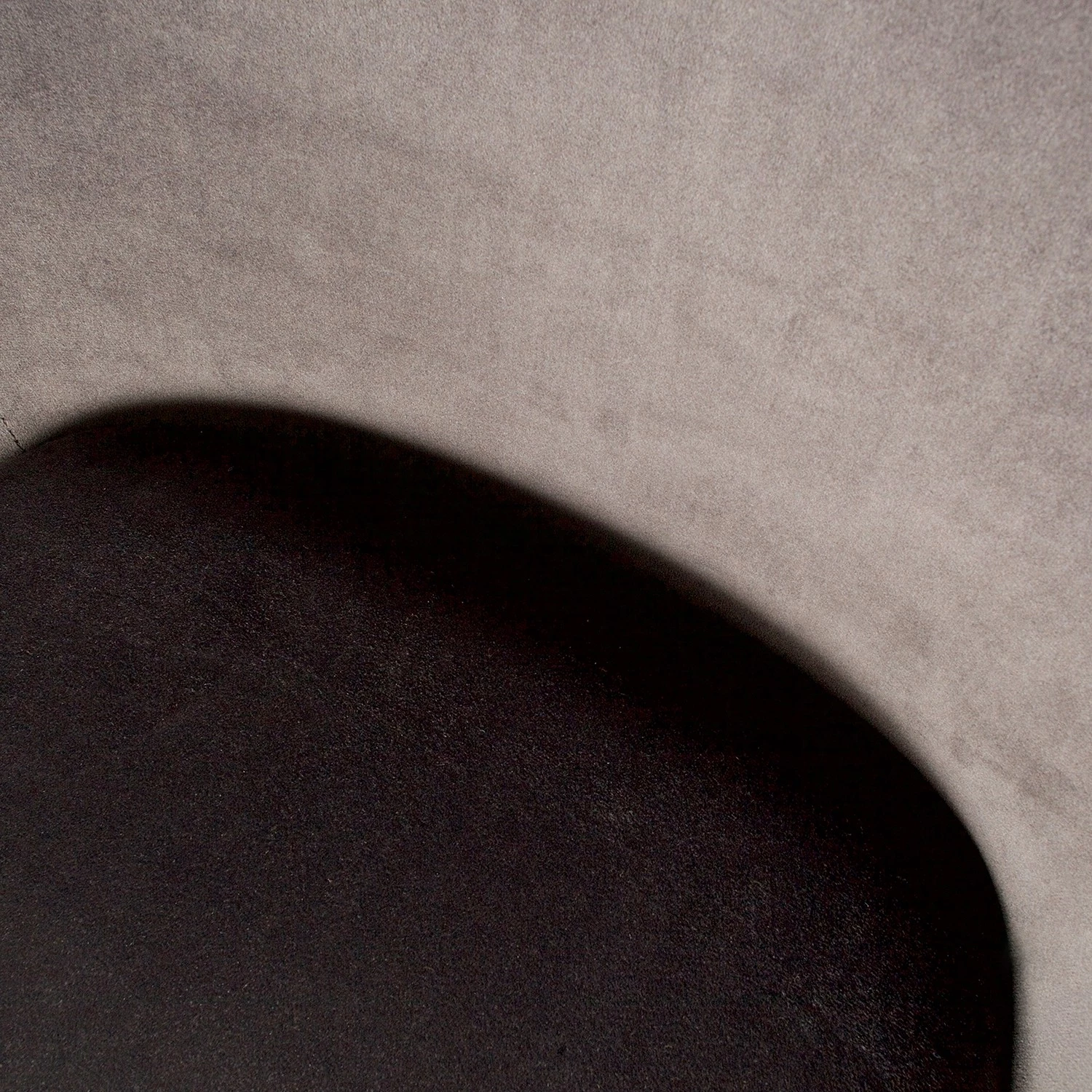 Red Living Chaises à accoudoirs Malik (lot de 2) - Gris marron 7 Red Living Chaises à accoudoirs Malik (lot de 2) - Gris marron – Image 5