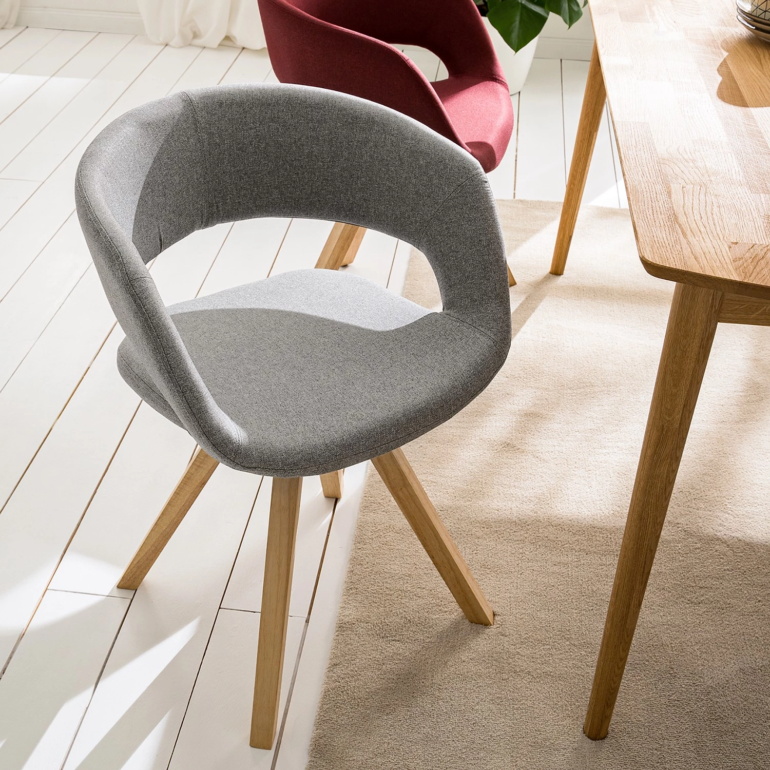 Mørteens Chaise à accoudoirs Buggio - Tissu / Hévéa massif - Tissu Cors: Granite - Lot de 2 4 Mørteens Chaise à accoudoirs Buggio - Tissu / Hévéa massif - Tissu Cors: Granite - Lot de 2 – Image 2