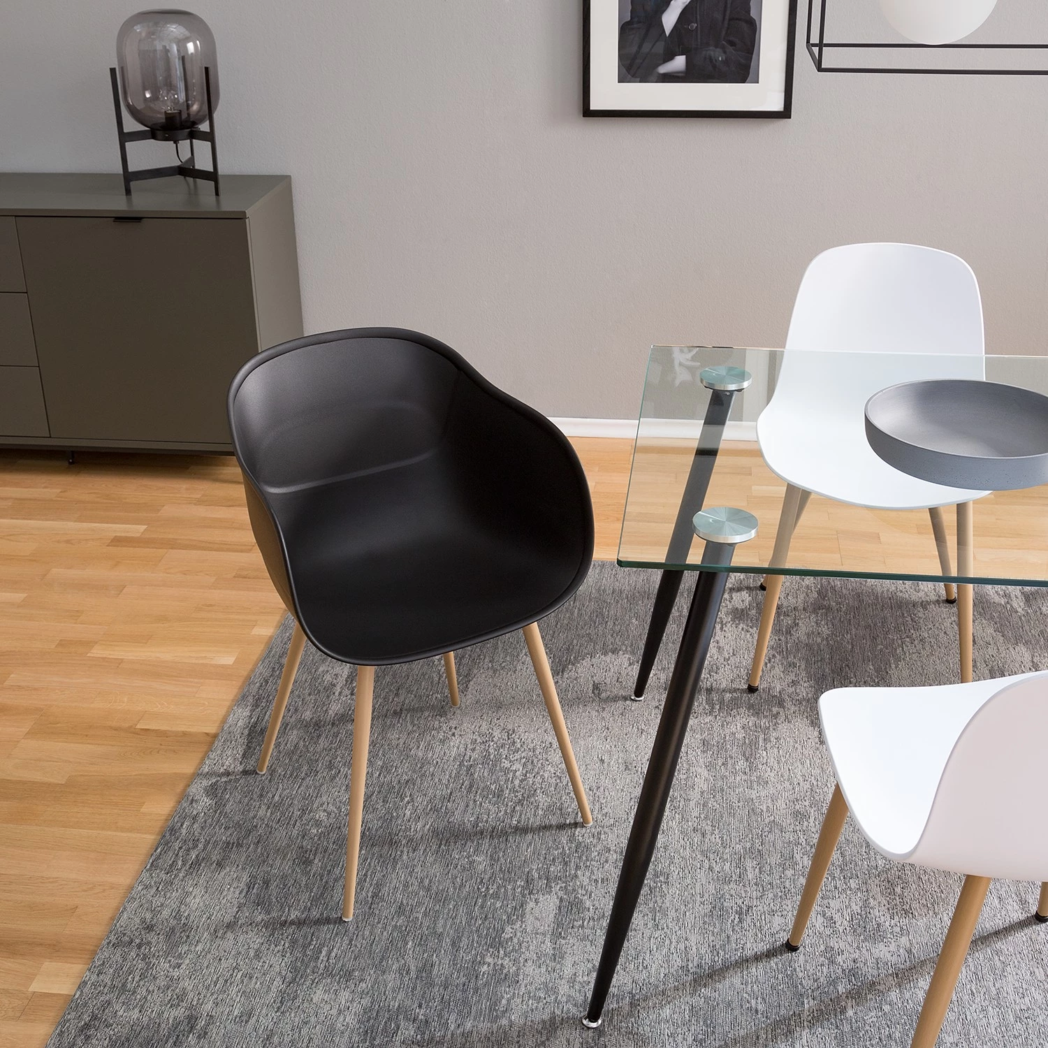 Mørteens Chaise à accoudoirs Odon - Matière plastique / Métal - Imitation chêne - Noir - Lot de 2 5 Mørteens Chaise à accoudoirs Odon - Matière plastique / Métal - Imitation chêne - Noir - Lot de 2 – Image 3