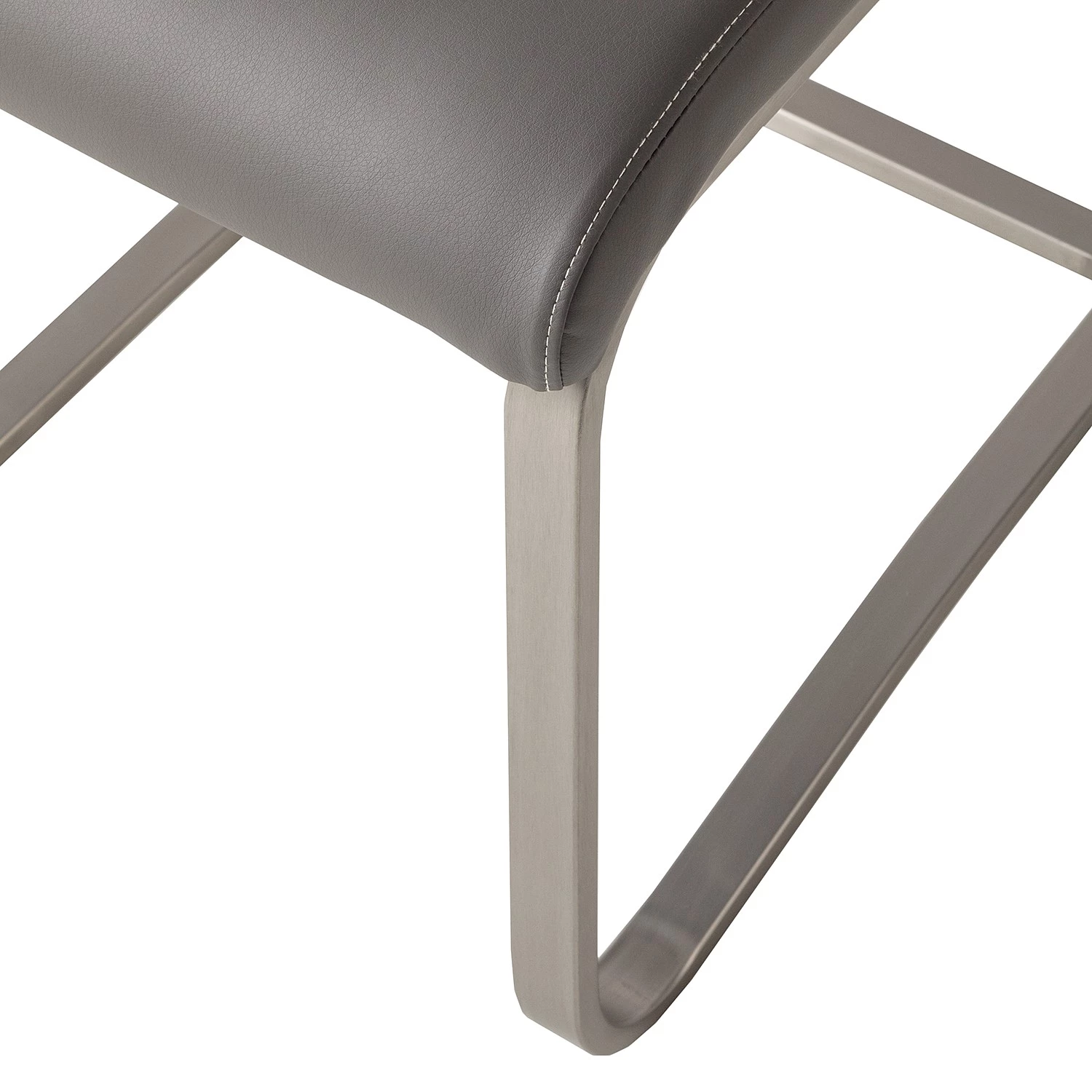 Fredriks Chaise cantilever Lezuza - Cuir synthétique Leja: Gris - Lot de 4 11 Fredriks Chaise cantilever Lezuza - Cuir synthétique Leja: Gris - Lot de 4 – Image 9
