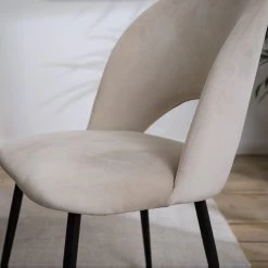 Jack & Alice Chaise capitonnée Salome - Crème - Lot de 2 23 Jack & Alice Chaise capitonnée Salome - Crème - Lot de 2 -Chaises Soldes 2022 1000313400 211208 12180700148 DETAILS P000000001000313400