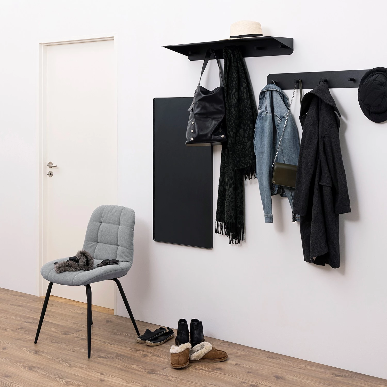 Loftscape Chaises capitonnées Oline (lot de 2) - Tissu / Fer - Gris clair / Noir 4 Loftscape Chaises capitonnées Oline (lot de 2) - Tissu / Fer - Gris clair / Noir – Image 2